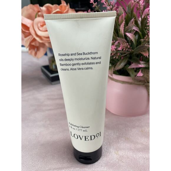 LOVED .01 ~ ROSEHIP & SEA BUCKTHORN EXFOLIATING CLEANSER ~ 6 OZ - Picture 1 of 4